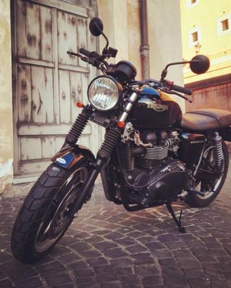 Triumph Bonneville SE T100 2010