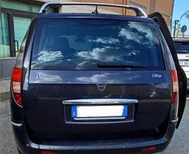 Monovolume Lancia 170cv