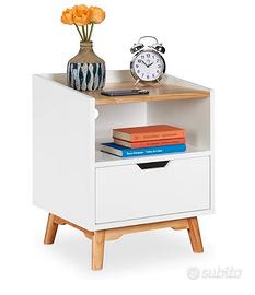 Comodino con gambe di legno design scandinavo