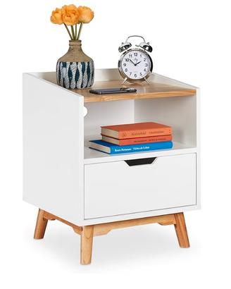 Comodino con gambe di legno design scandinavo