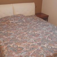 Letto matrimoniale + comodini