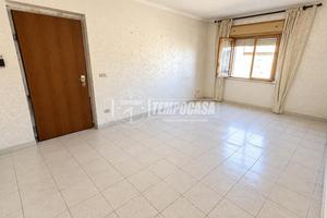 APPARTAMENTO CON TERRAZZO E BOX AUTO