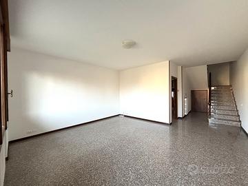 Porzione di trifamiliare con ampio giardino