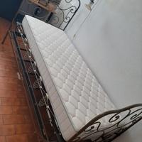Letto singolo in ferro battuto