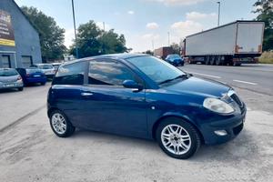 Lancia y 2004 - neopatentati GPL