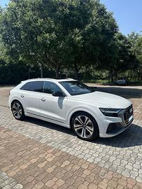 Audi Q8 Allestimento SQ8 286cv Matrix extra full