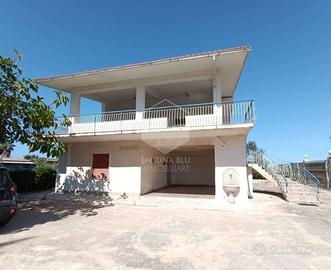 Villa a 150 metri dal mare