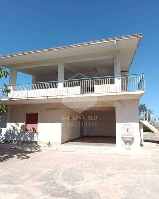 Villa a 150 metri dal mare