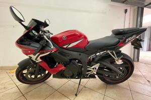 Yamaha R6 incidentata