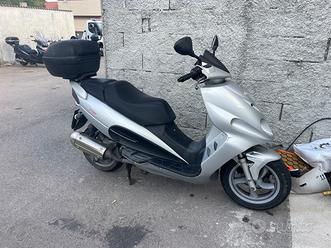 Malaguti Phantom Max 200 usata in vendita