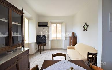 Appartamento abitabile di 85 mq con balconi e cant