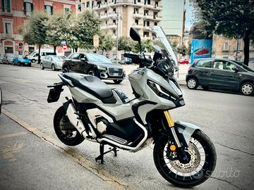 Honda ADV 750 come nuova super accessoriata