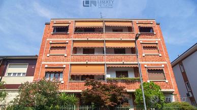 Appartamento di 54 m² con 2 locali e box auto a Mi