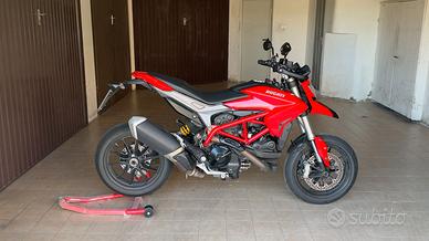 DUCATI HYPERMOTARD 939 – NON È UNA MOTO. È UNA SCE