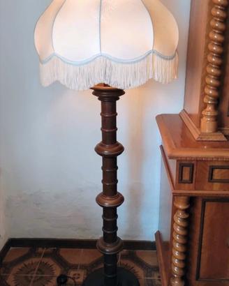 Lampada vintage in legno 