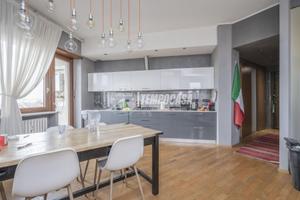 TRILOCALE RISTRUTTURATO SITO AL SETTIMO PIANO