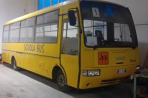 Scuolabus Iveco 100e18