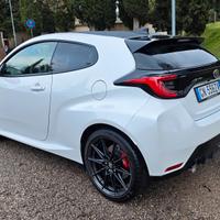 YARIS GR CIRCUIT BIANCO PERLA