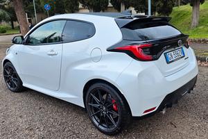 YARIS GR CIRCUIT BIANCO PERLA