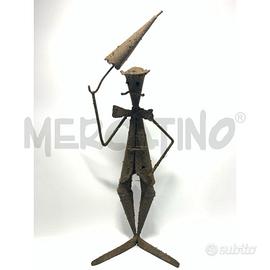 ANTICA SCULTURA FERRO UOMO CON OMBRELLO