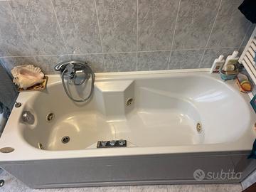 Vasca Idromassaggio jacuzzi completa