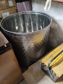 Contenitore in acciaio per olio/vino