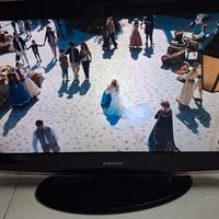 televisione SAMSUNG + staffa muro 