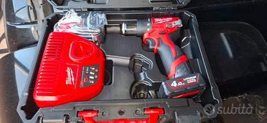 trapano avvitatore Milwaukee 