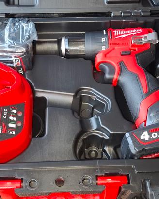 trapano avvitatore Milwaukee 