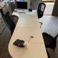 Scrivania angolare IKEA - 260 lungx120 lato max