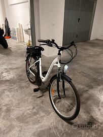 Bicicletta elettrica con pedalata assistita