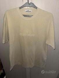 T-shirt stone island