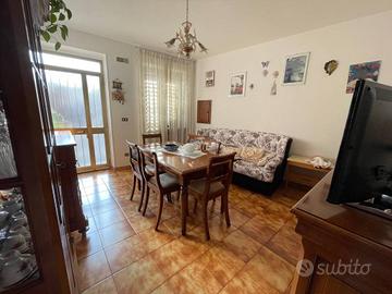 Casa indipendente di 170 m² con 5 locali e box aut