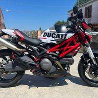 Monster 696 depo a libretto