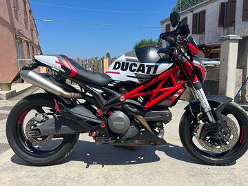 Monster 696 depo a libretto