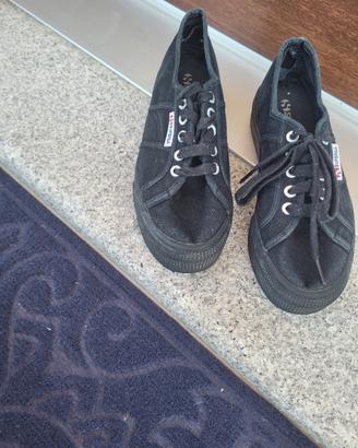 Superga nere