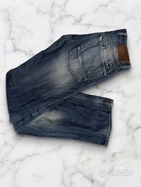 vari tipi di jeans