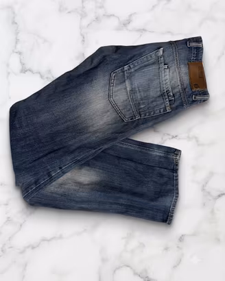 vari tipi di jeans