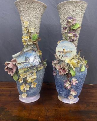 Coppia di vasi in ceramica a barbotine