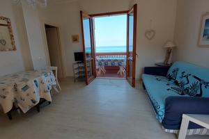 Trilocale vista mare clima posto auto