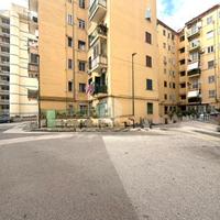 3 LOCALI A NAPOLI