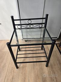 comodino in ferro e vetro 