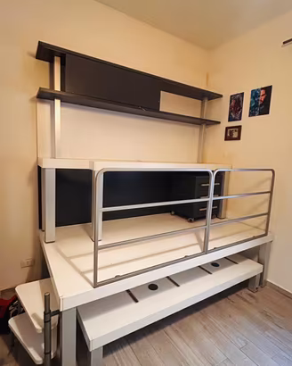 Struttura scrivania rialzata + letto + libreria