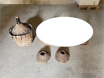 Damigiana antica in vimini