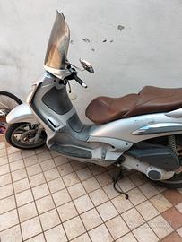 Beverly 250