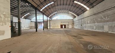 Capannone industriale in Sant'Egidio del Monte Alb
