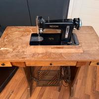 Macchina da cucire Necchi