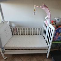 Come nuovo Letto/culla + materasso in Memory 