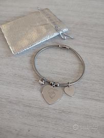 braccialetto rigido con iniziale E