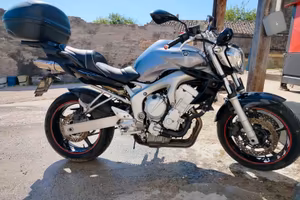 YAMAHA FZ6